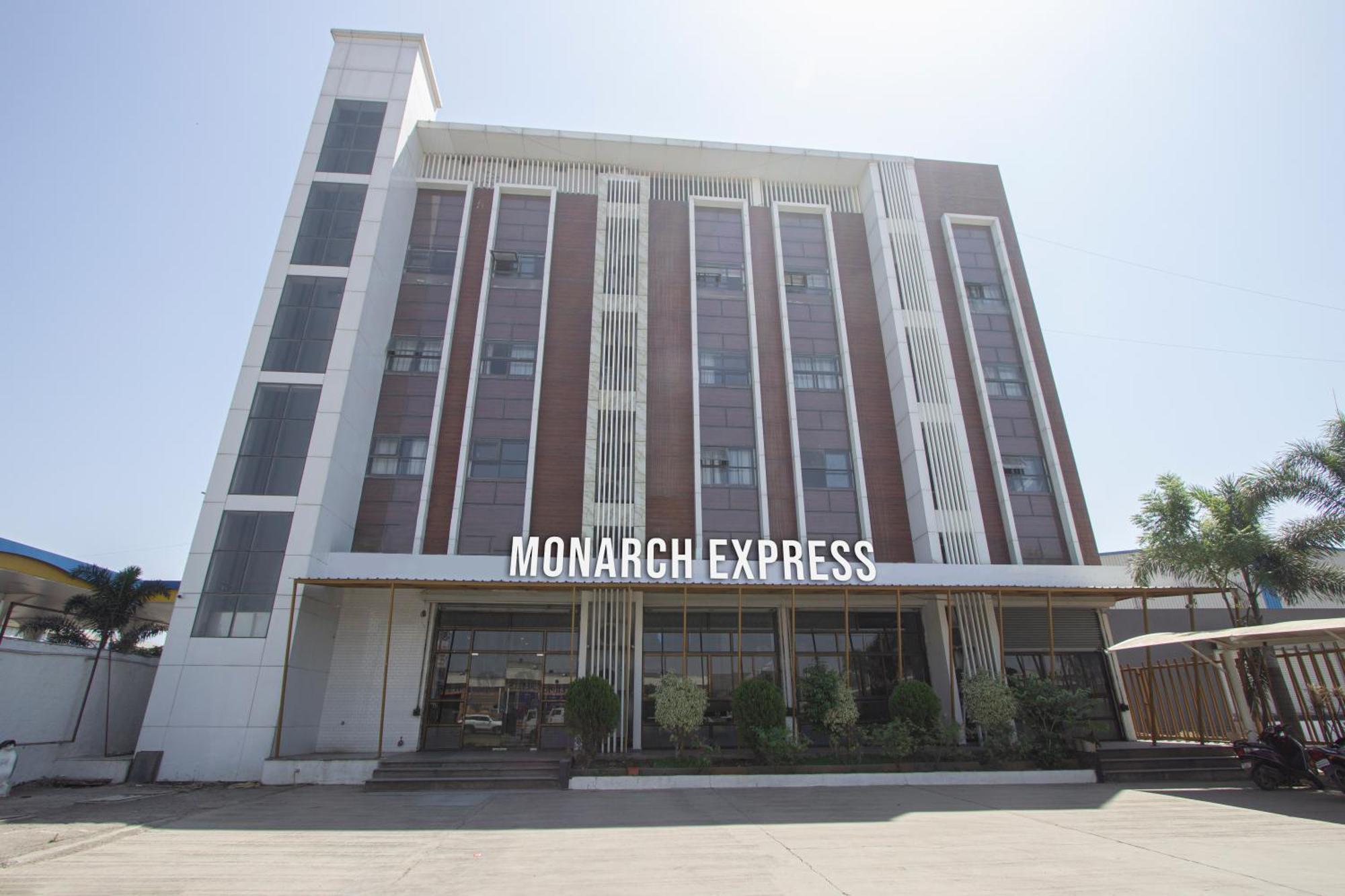 Monarch Express Chakan酒店 外观 照片